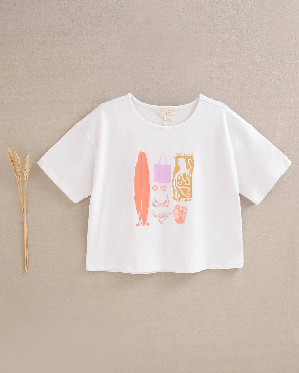 T-shirt blanc fille avec dessin de planche de surf