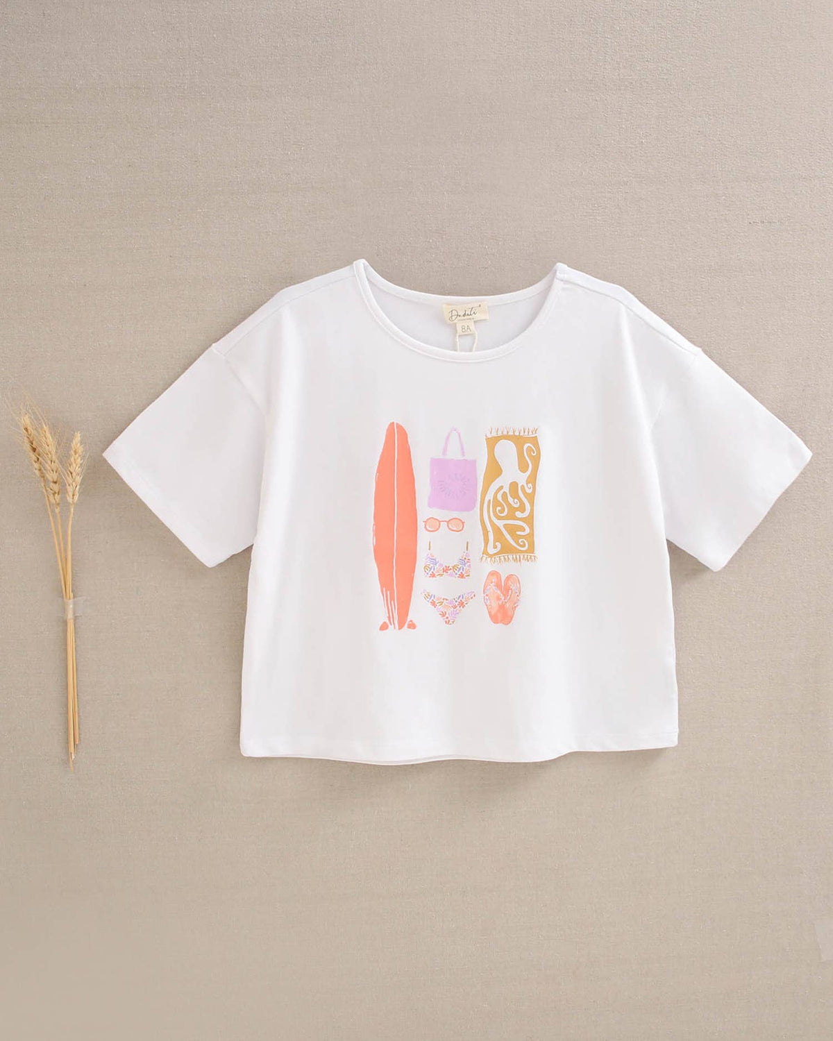 T-shirt blanc fille avec dessin de planche de surf