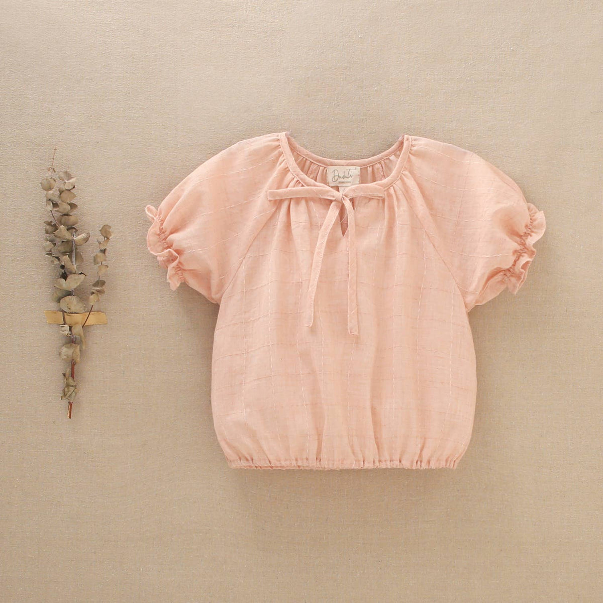 Blouse pour fille à manches courtes bouffantes et col noué: Saumon
