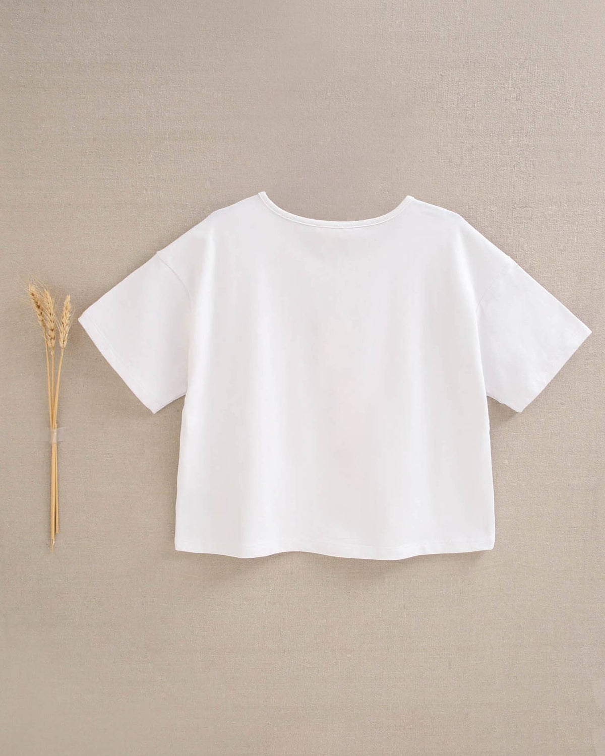 T-shirt blanc fille avec dessin de planche de surf