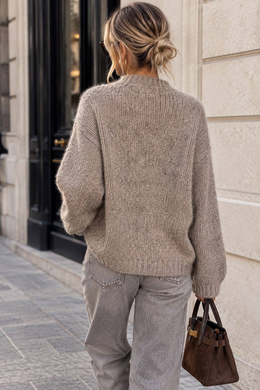 Pull femme en maille duveteuse – Coupe ample, manches ballon et col rond